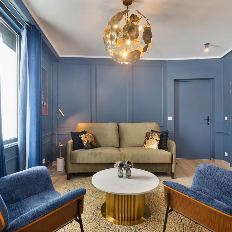 Espace séjour T2 spécial avec table à manger et salon