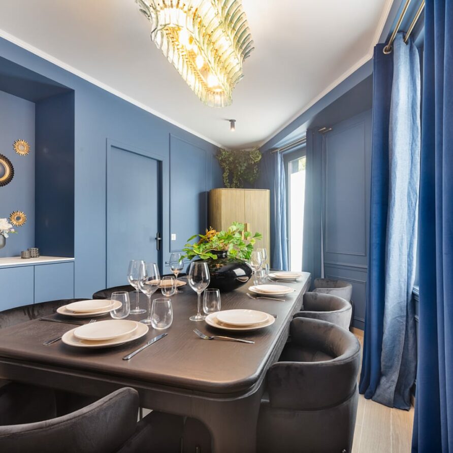 Salle à manger T2 premium avec grande table