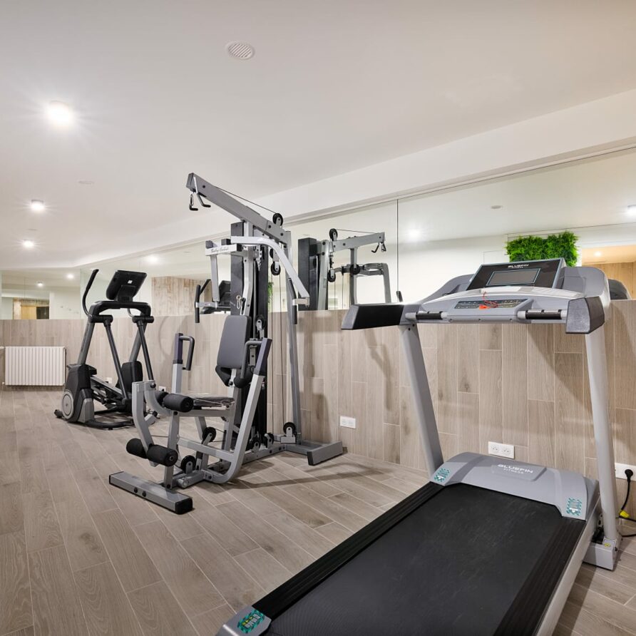 Salla de sort, privée dans une résidence de location courte durée à Neuilly-sur-Seine, proche de Paris