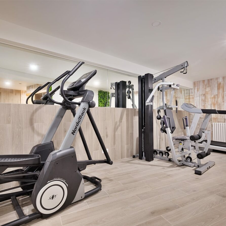 Salle de sport privée équipée dans l’immeuble