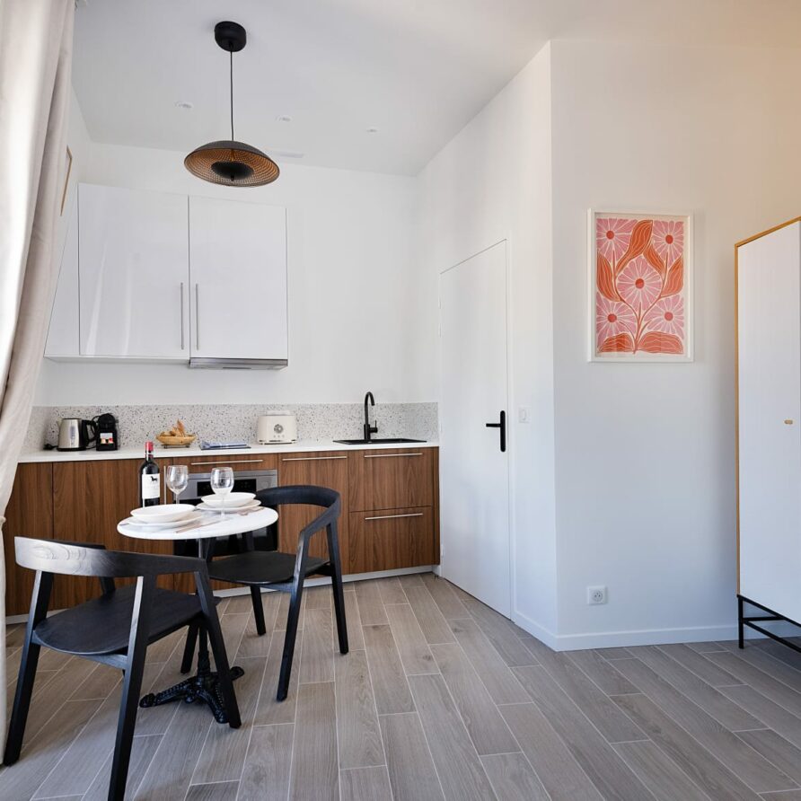 Coin repas du studio 3.1 moderne et chic